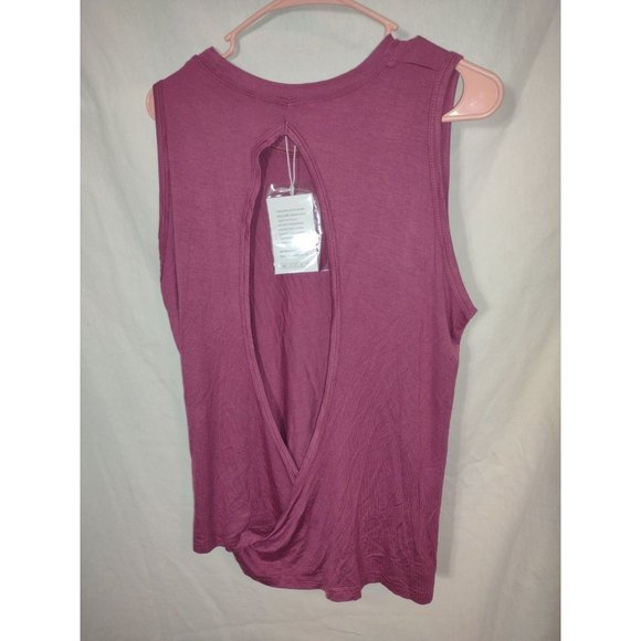 NWT Sportswear Large active Mippo tank top with slit in the back cute - Picture 2 of 6